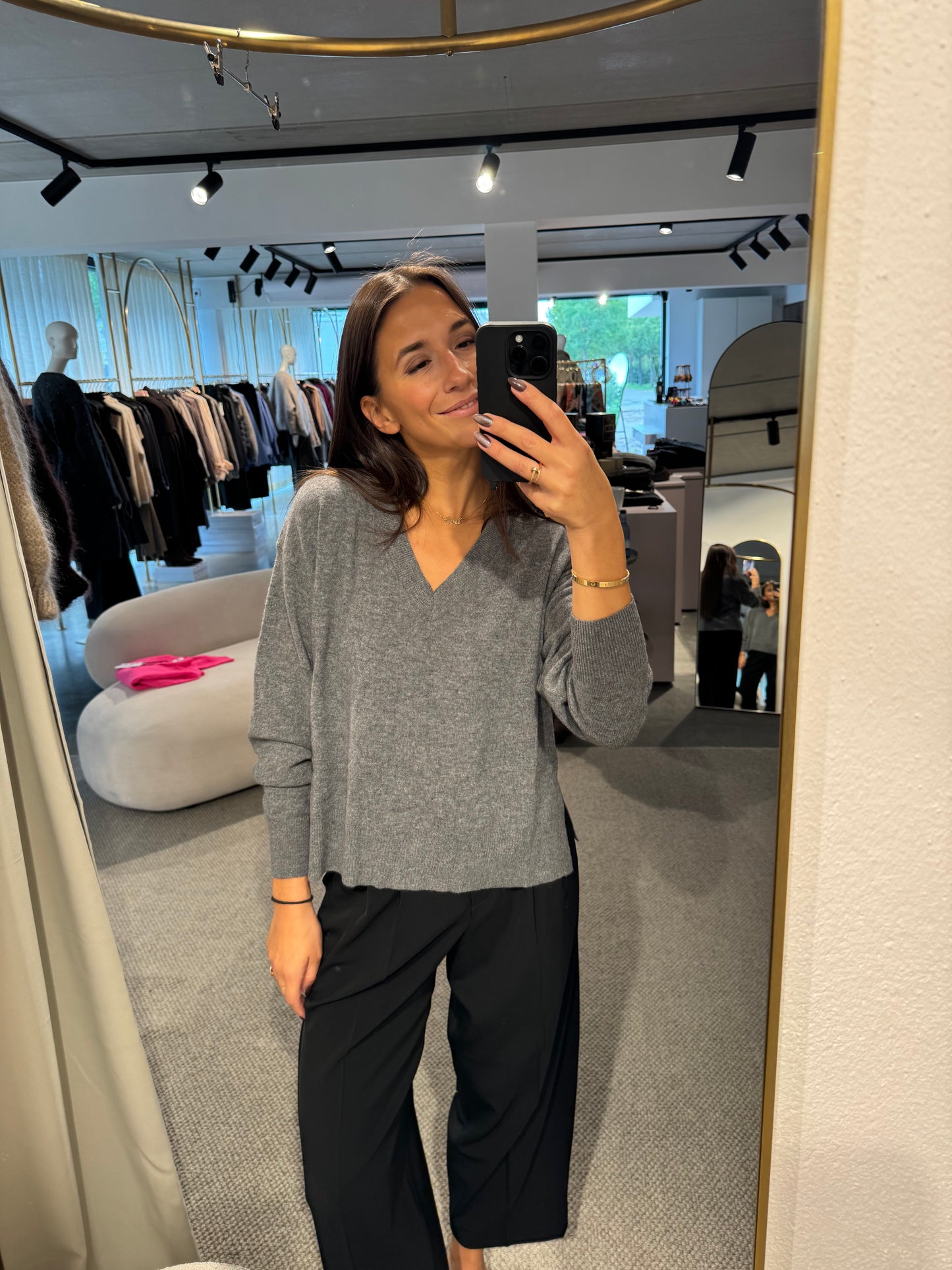 Locker geschnittener Pullover in grey melange