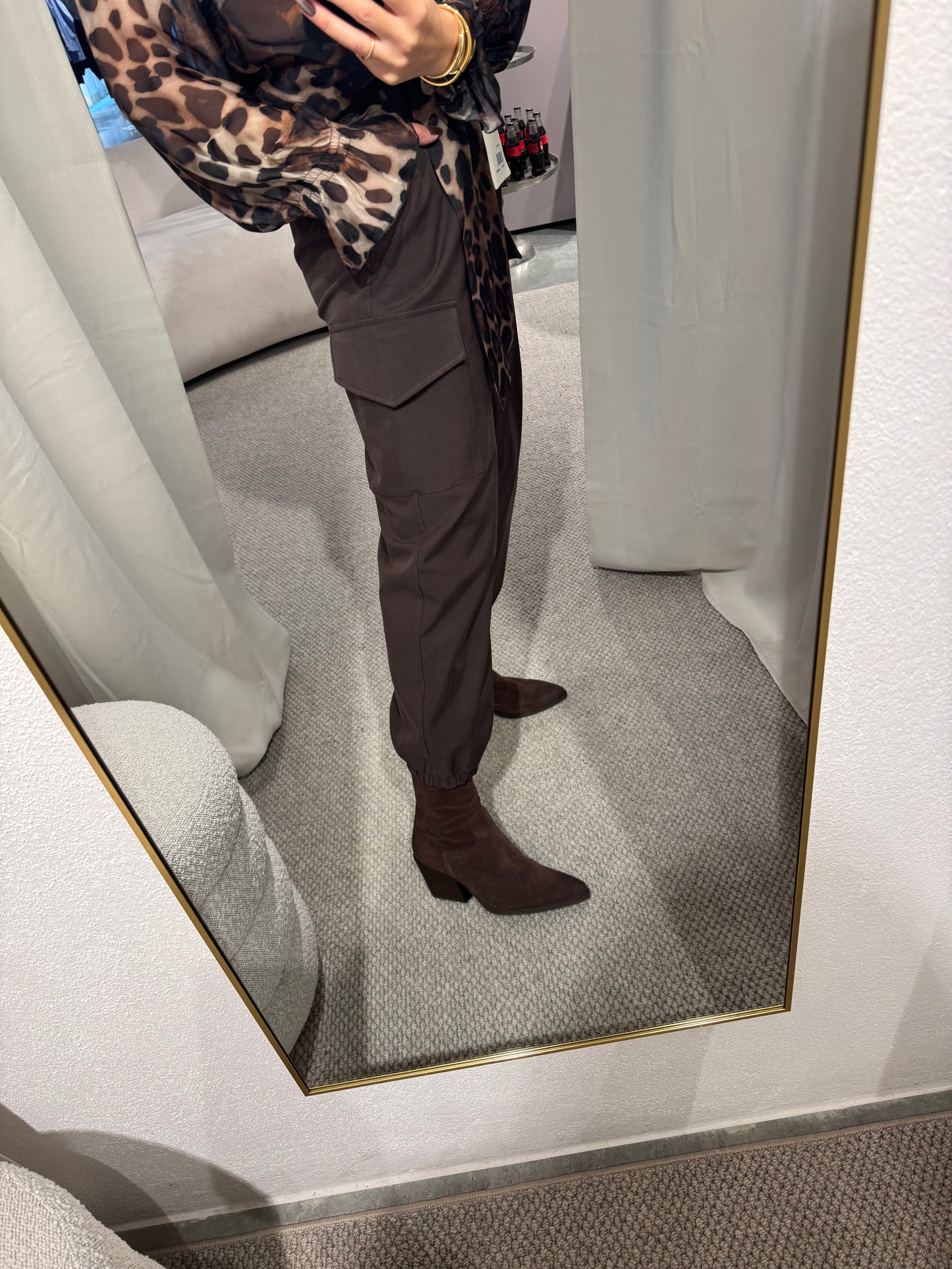 Elegante Cargohose mit Gürtel