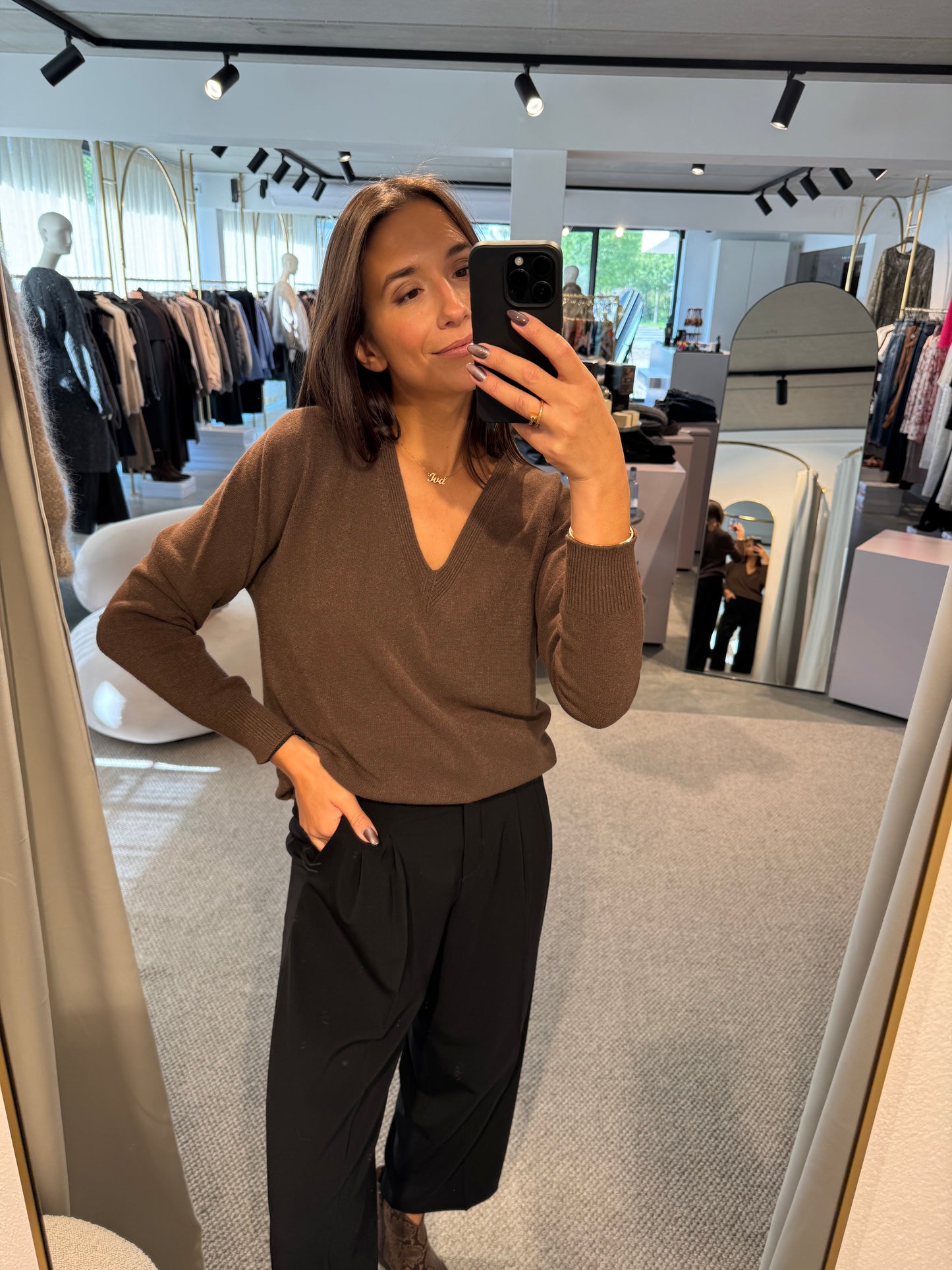 Klassischer V- Ausschnitt Pullover