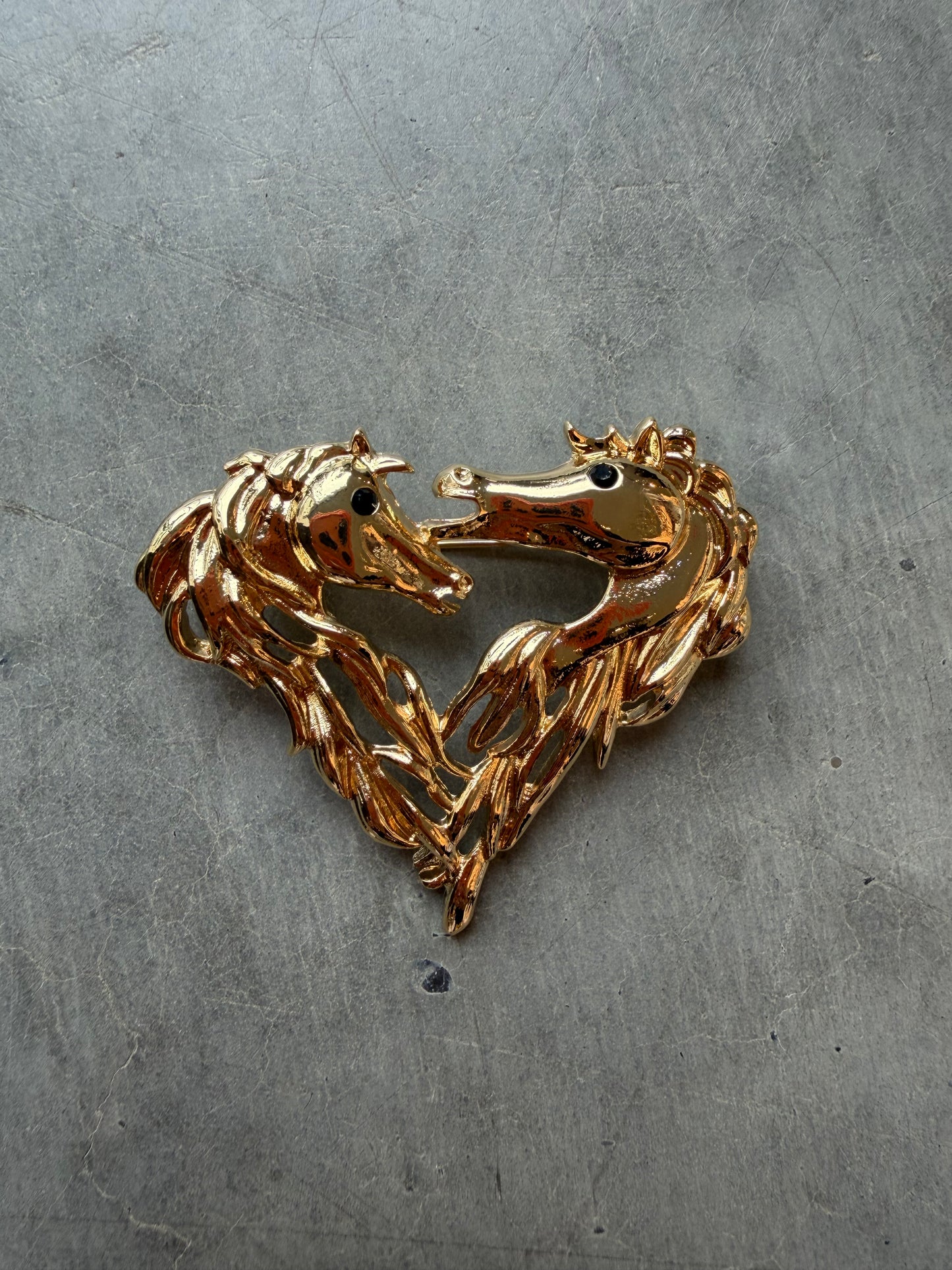 Brosche im Pferde- Design