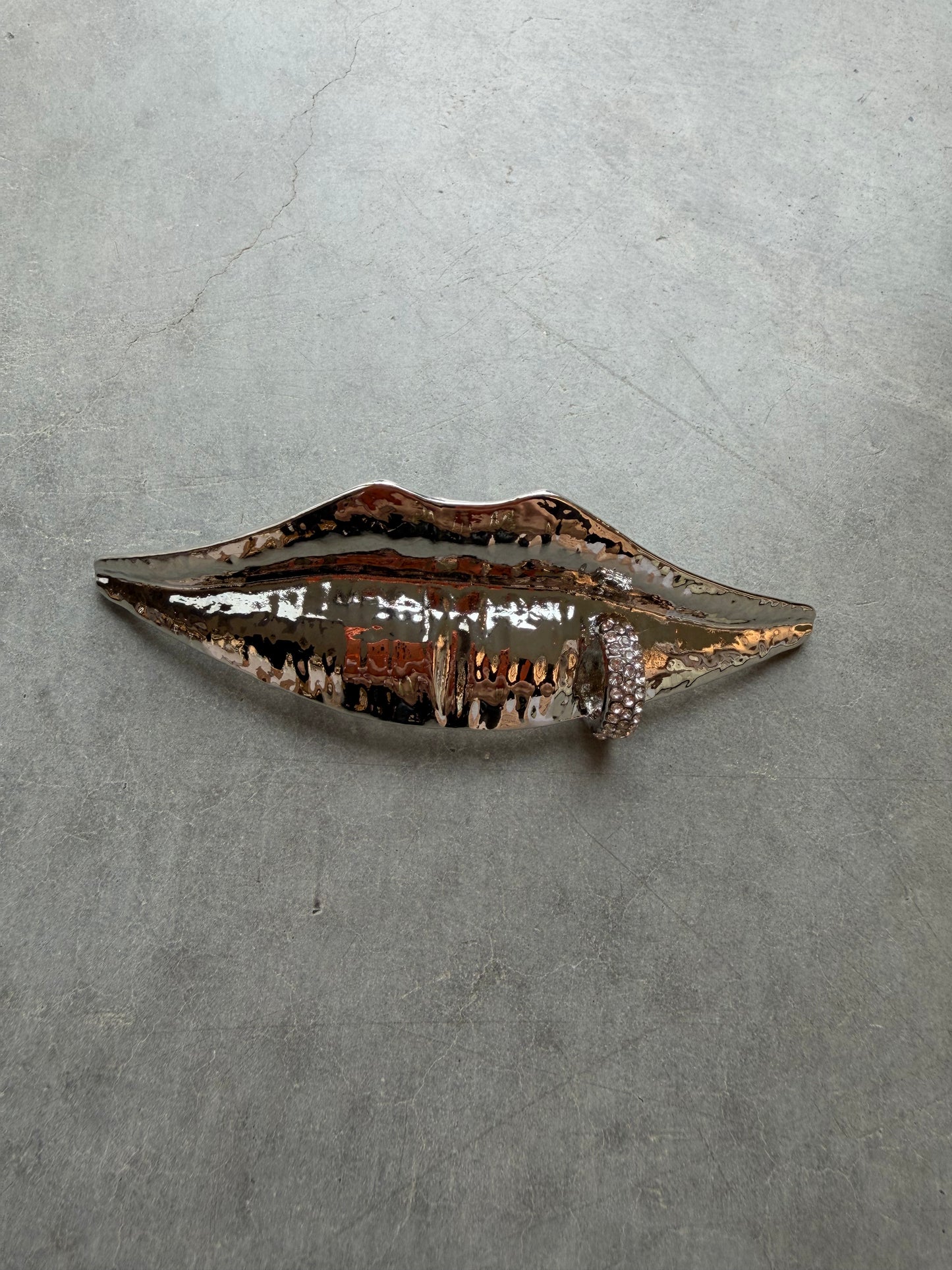 Brosche im Lippen- Design silber