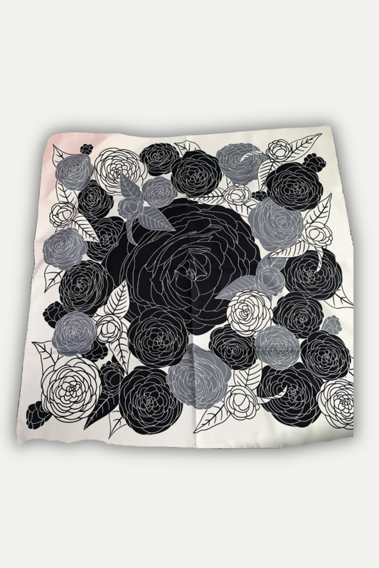 Luxuriöses Seidentuch 90 x 90 cm "Monochrome Roses"