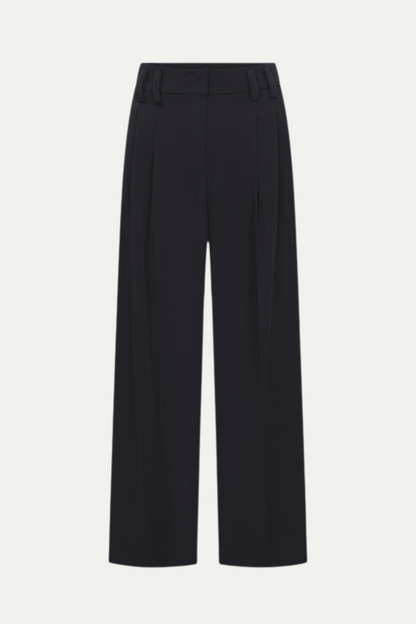 Weit geschnittene Hose in schwarz (verkürzte Form)