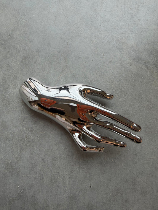 Hand- Brosche versilbert