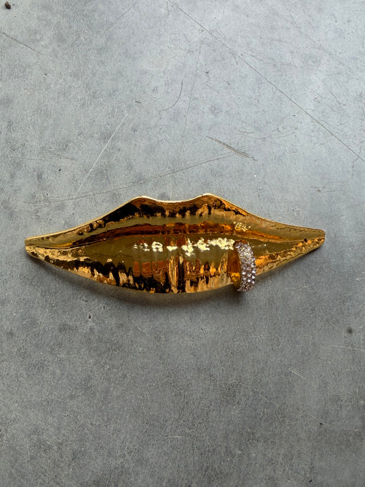 Brosche im Lippen- Design gold