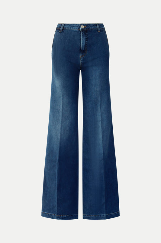 Bootcut- Denim in mittlerer Waschung