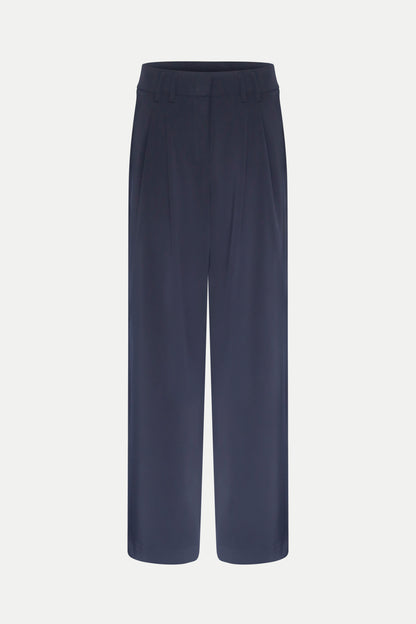 Weit geschnittene Hose in navy (full lenght)