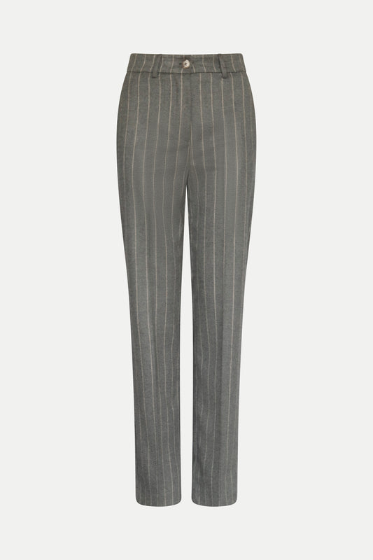 Weite Hose im Nadelstreifen- Look