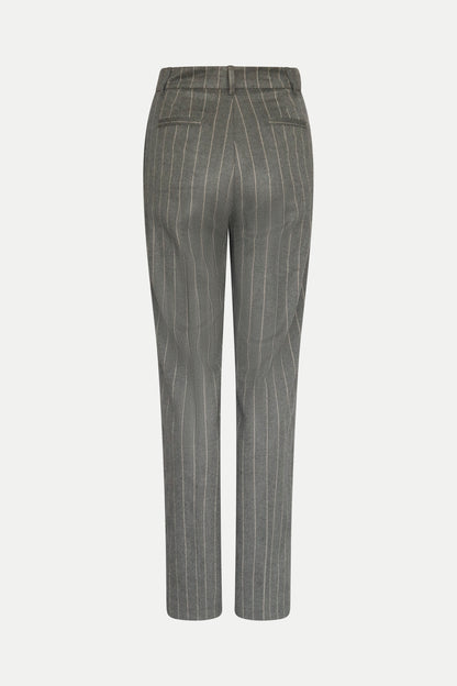 Weite Hose im Nadelstreifen- Look