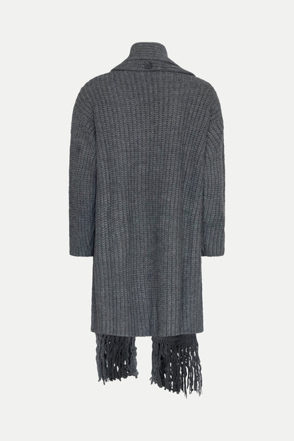 Lange Strick- Jacke mit integriertem Schal